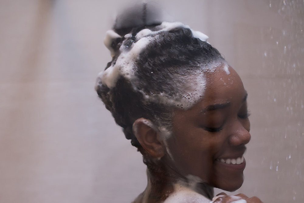Love is in the Hair: Secrets d’une Routine Capillaire Réussie